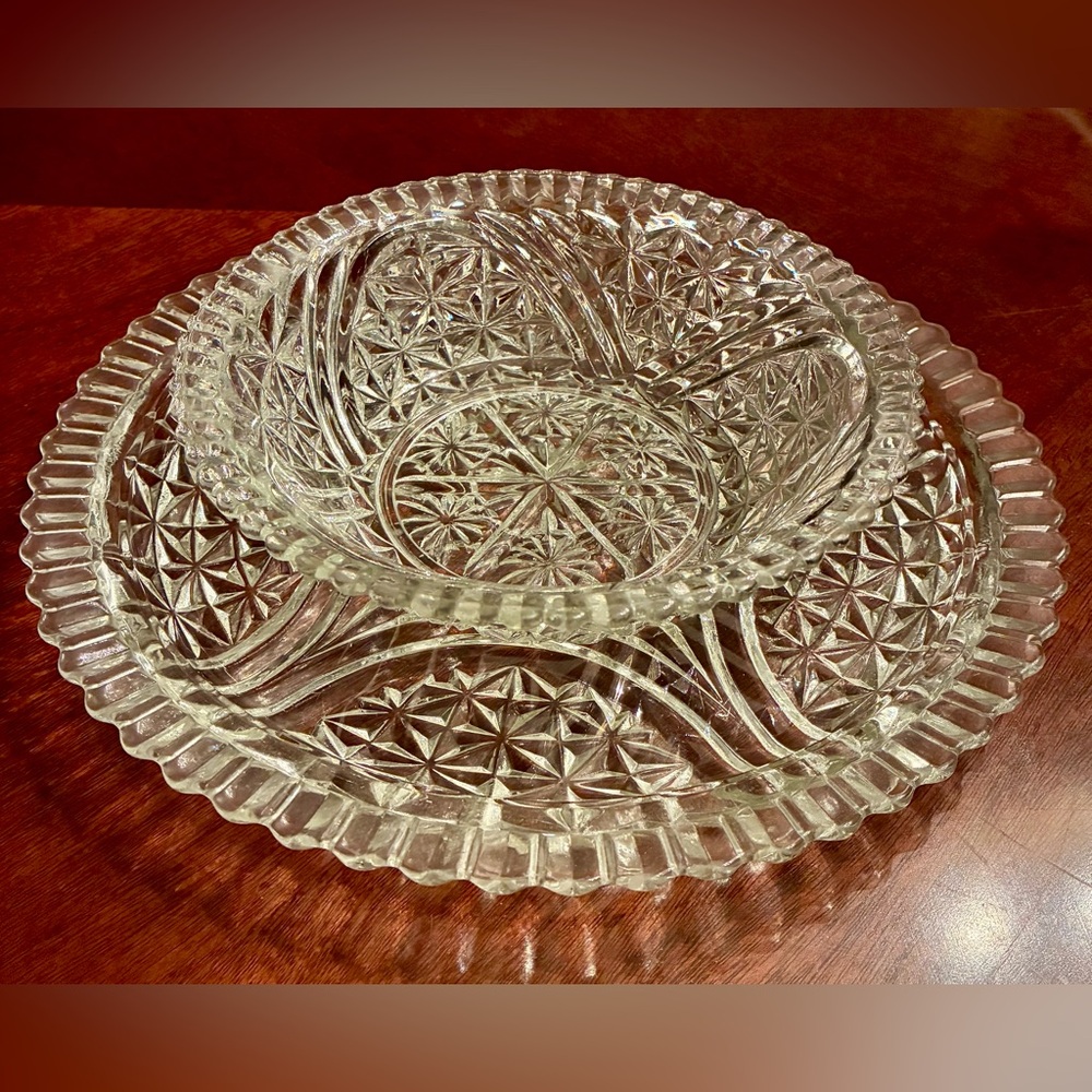 ✨ Vintage Anchor Hocking Stars & Bars Set — 8” Serving Bowl + 12” Underplate✨